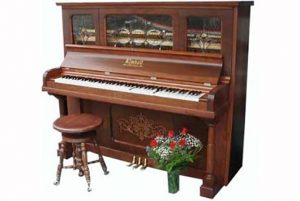 How many people to move an upright piano